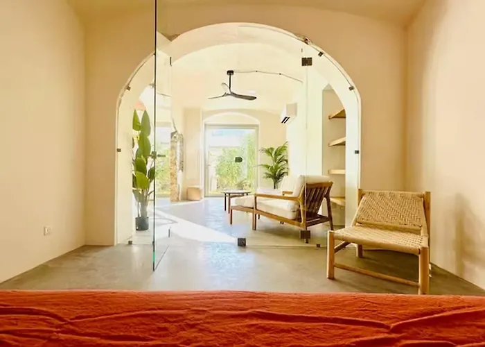 Montera Centre Avec Piscine Chauffee Et Jardin Daire Bastiya