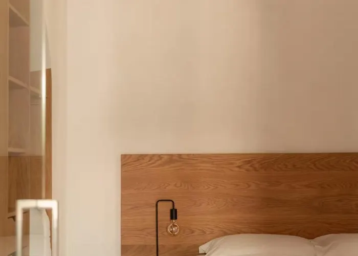 Montera Centre Avec Piscine Chauffee Et Jardin Daire