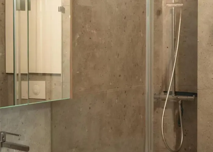 Montera Centre Avec Piscine Chauffee Et Jardin Daire Bastiya